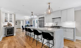 7601 PERSIMMON TREE Ln, Bethesda, MD 20817