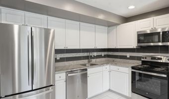 5003 SENTINEL Dr 22, Bethesda, MD 20816