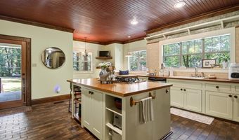 990 Buckwood Rd, Bauxite, AR 72011