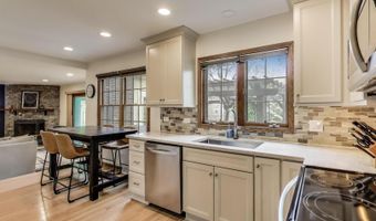 1608 N Douglas Ave, Arlington Heights, IL 60004