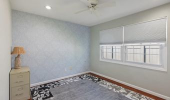 210 Deerfield Ln, Aberdeen, NJ 07747