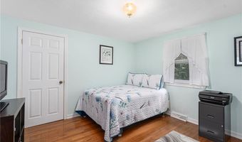7 S Glen Dr, Coventry, RI 02816