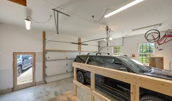 5120 Country Hills Dr, Aurora, IN 47001