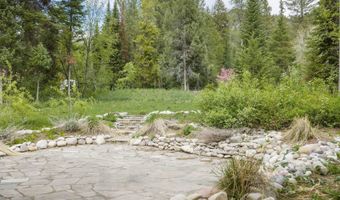 386 Spruce St, Alpine, WY 83128