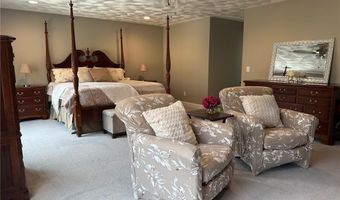 7 Hidden Meadows Dr, Charlestown, RI 02813