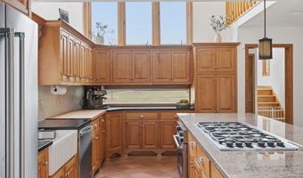28 E Ridge Ct, Cheshire, CT 06410