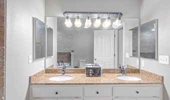 75 Rath Dr, Bella Vista, AR 72715