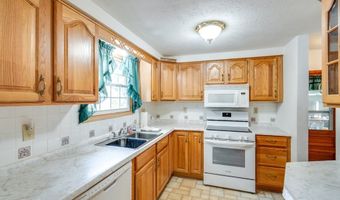 12222 Cenfield St NE, Alliance, OH 44601