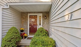38 Woodside Dr, Albany, NY 12208