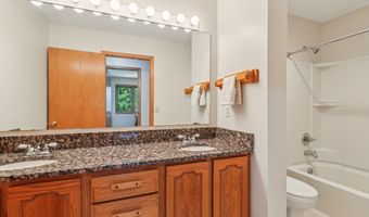 32335 Wildwood Dr, Adel, IA 50003