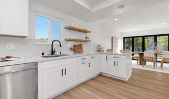 9830 Lyncarol Dr, La Mesa, CA 91941