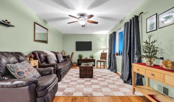 46 Bowline St, Beachwood, NJ 08722