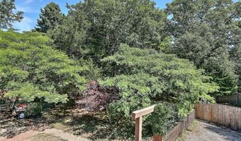 10 Narrow Ln, Charlestown, RI 02813