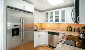 1 Seaview Ave 4, Newport, RI 02840