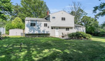 520 East Rd, Belford, NJ 07718