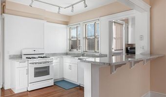 118 Ocean Ave, Cranston, RI 02905