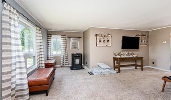 235 Riverside Dr, Alma, MI 48801