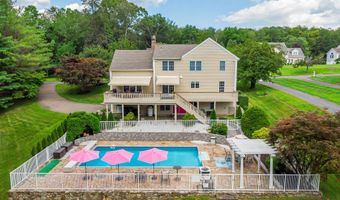 20 Laura Dr, Danbury, CT 06811
