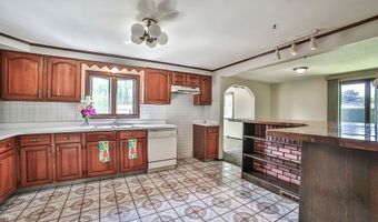 831 W Gebhard Ln, Alden, NY 14004
