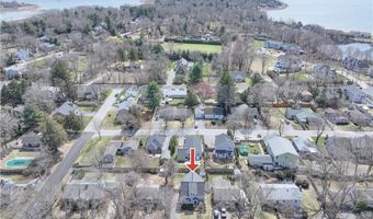 38 Highland Ave, Barrington, RI 02806