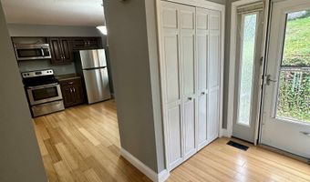 55 Mill Plain Rd 6-8, Danbury, CT 06811
