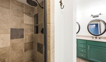 1007 Evergreen Rd, Anchorage, KY 40223