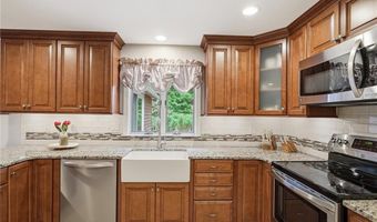 19 Mount Hygeia Rd, Foster, RI 02825