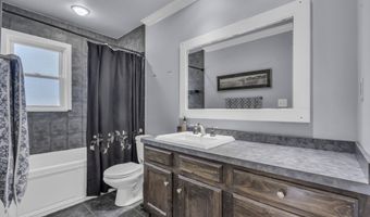 29 Pheasant Dr, Bayville, NJ 08721