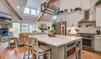619 Grandview Rd, Conway, NH 03860