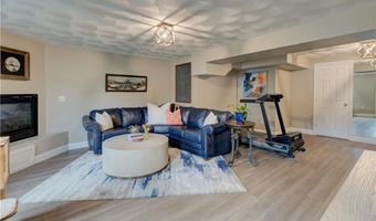 110 Lake View Rd, Cranston, RI 02920