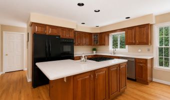 6 Valley Ct, Bethel, CT 06801
