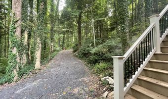 151 E TRAILS Rd, Airville, PA 17302