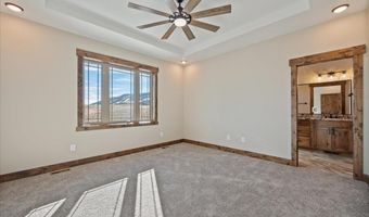 18 RAINBOW VALLEY LODGE Rd, Centennial, WY 82055