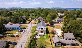 10 Mount Hope Ave, Portsmouth, RI 02871