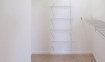 1819 KENWOOD Ave 303, Alexandria, VA 22302