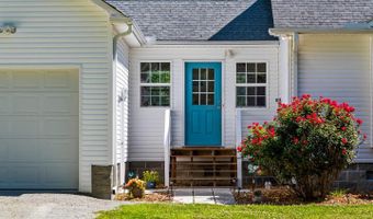 738 Dawson Creek Rd, Arapahoe, NC 28510