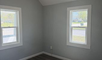 733 S Griffith Ave, Aurora, MO 65605