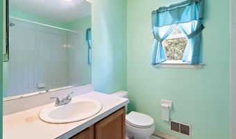 7 Willowtree Ct, Barnegat, NJ 08005