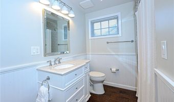 24 Anthony St, Newport, RI 02840