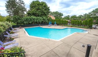 1040 Greenhills Dr, Ann Arbor, MI 48105