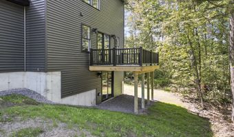52 Woodbrey Ln, Standish, ME 04084
