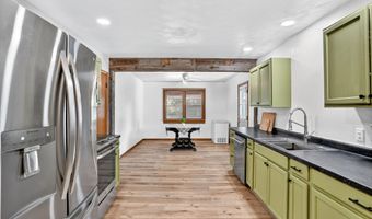 922 S Oak Ave, Aurora, MO 65605