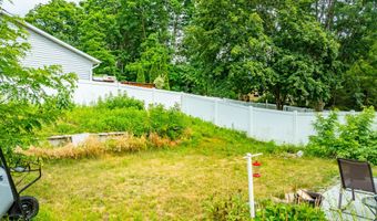 15 W Meadow Dr, Albany, NY 12203