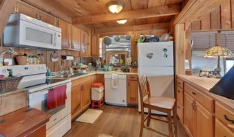 55512 FRONT St, Astor, FL 32102