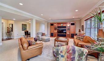 259 Meadowbrook Country Club Est, Ballwin, MO 63011