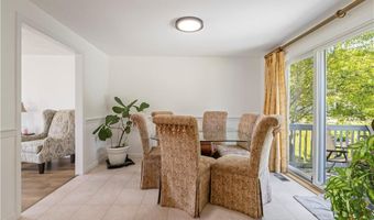 6 Fleuette Dr, Bellingham, MA 02019