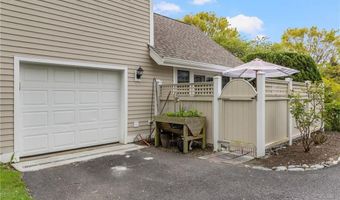 213 Corey Ln 213, Middletown, RI 02842
