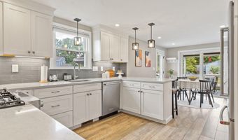 37 Newtown Rd, Acton, MA 01720
