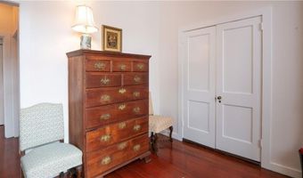 167 Coggeshall Ave A, Newport, RI 02840