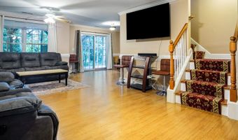 45 Pocono Ln 4, Danbury, CT 06810